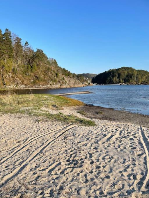 Leilighet Ved Sjoen Med Strand Apartment Porsgrunn Luaran gambar